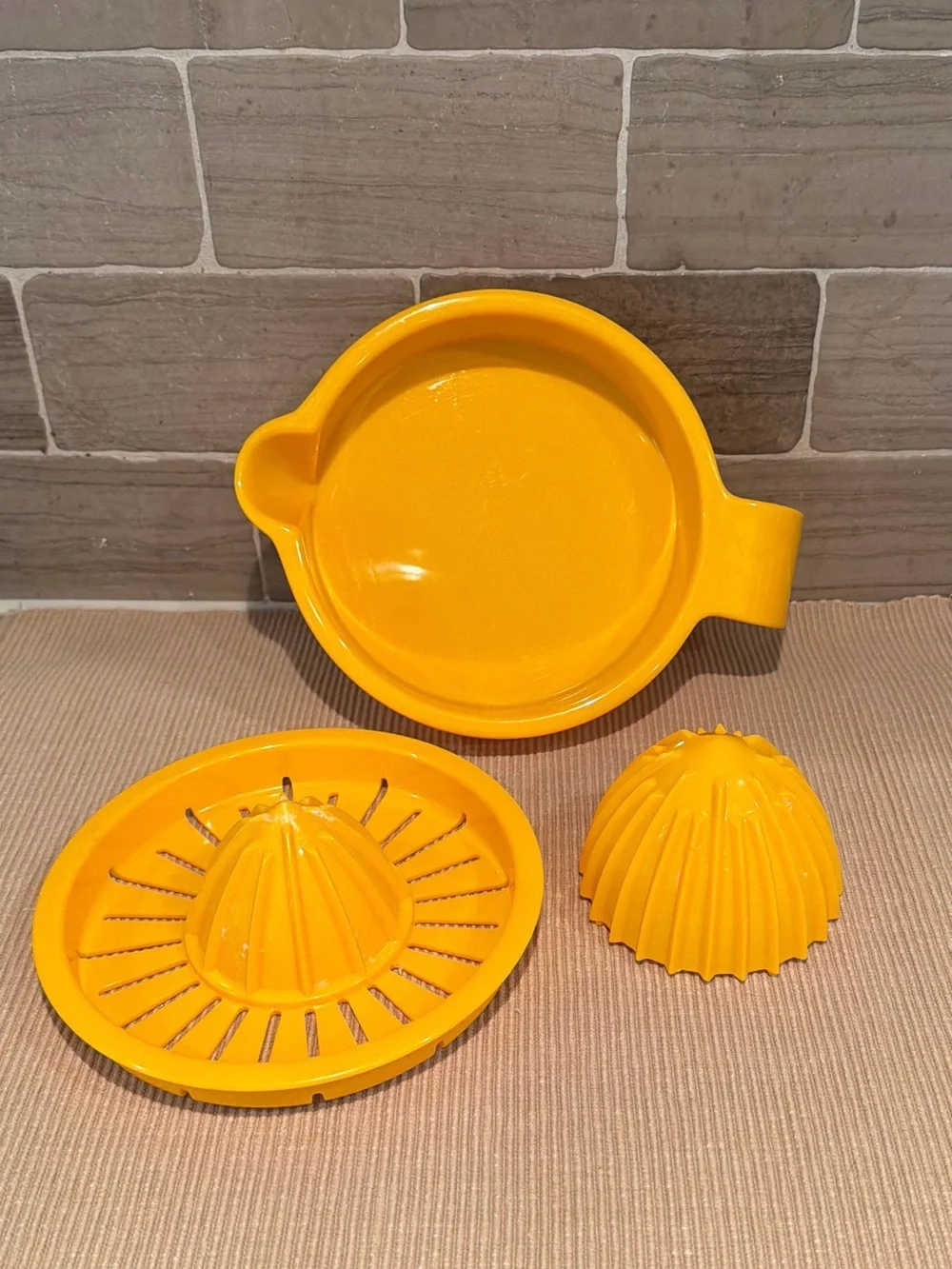 Bright Yellow Plastic Manual Citrus Lemon & Lime Juicer Hand Press Reamer